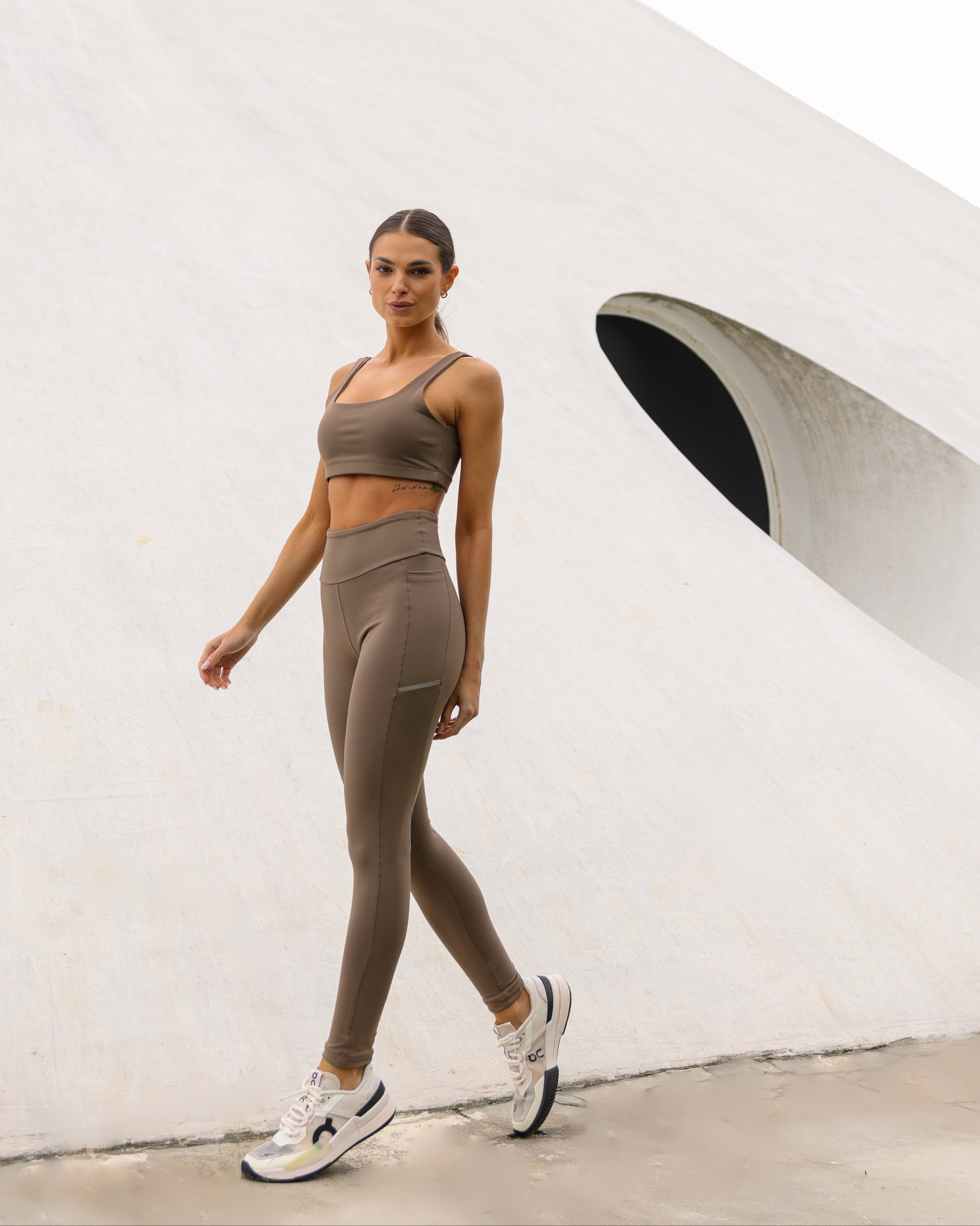 Conjunto Fendi Completo - Calça Running + Top básico